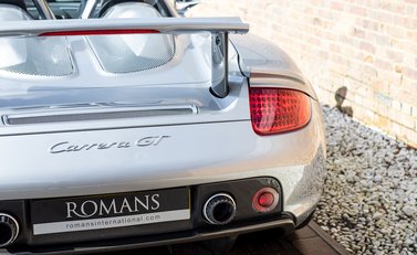 Porsche Carrera GT 23