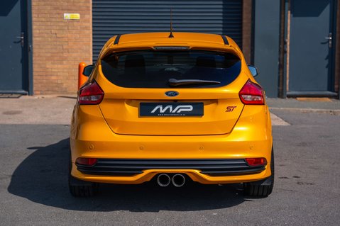 Ford Focus 2.0 Focus ST-3 T 5dr 9