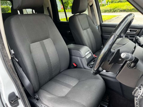 Land Rover Discovery 3.0 Discovery SE SDV6 Auto 4WD 5dr 36