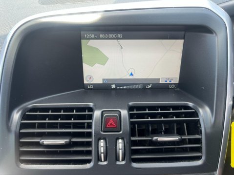 Volvo XC60 2.4 D5 R-Design Nav Geartronic AWD Euro 5 5dr 4