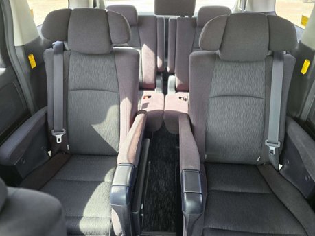Toyota Alphard Auto+Petrol+7Seats 16