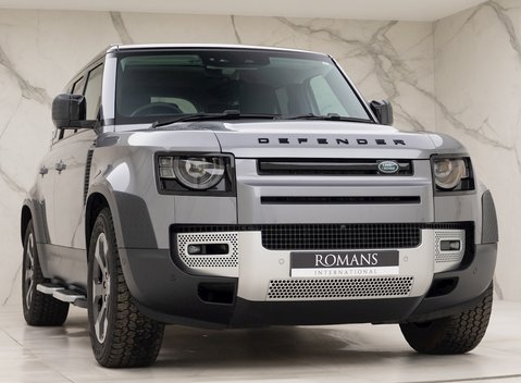 Land Rover Defender 110 HSE P300 1