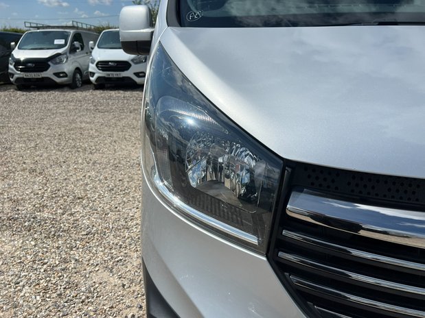 Vauxhall Vivaro SWB L1H1 Low Roof Sport 2900 EURO 6 NO VAT 20