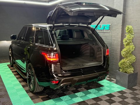 Land Rover Range Rover Sport 3.0 D300 MHEV HSE Auto 4WD Euro 6 (s/s) 5dr 8