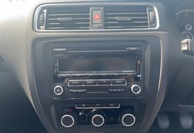 Volkswagen Jetta SE TDI BLUEMOTION TECH £35 ROAD TAX 18