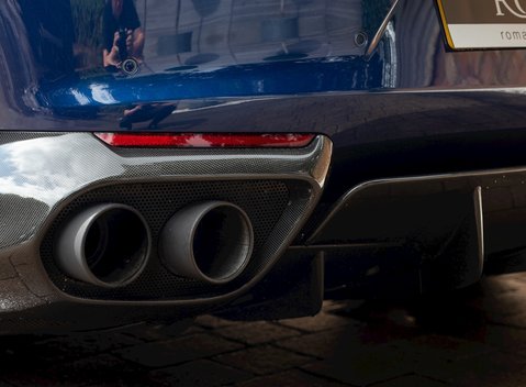 Ferrari 812 Superfast 30