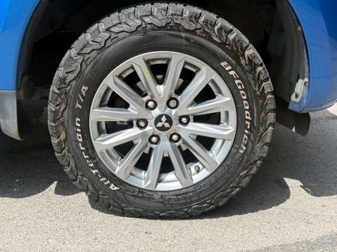 Mitsubishi L200 2.4 L200 Barbarian DI-D Auto 4WD 51