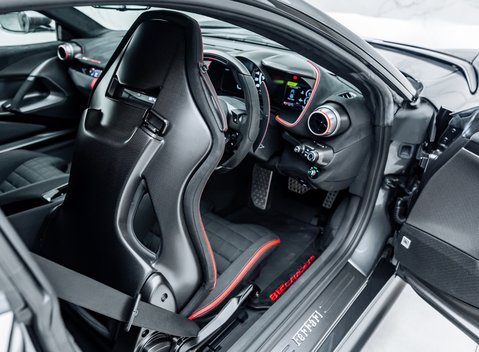Ferrari 812 Competizione 15