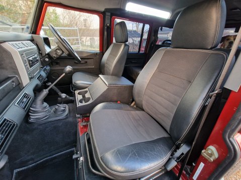Land Rover Defender 110 TD5 XS STATION WAGON 16