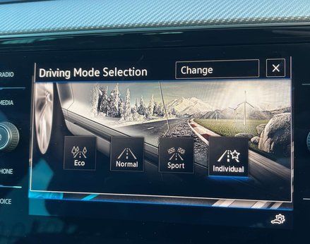 Volkswagen Passat 1.5 Passat R-Line TSi Evo 5dr 52