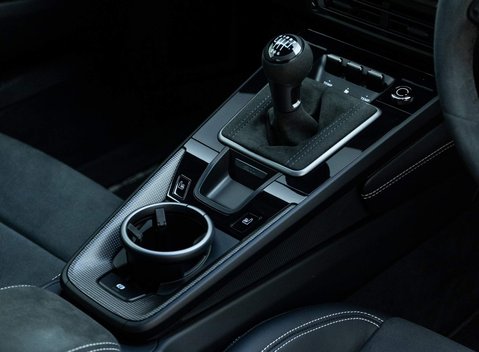 Porsche 911 Carrera GTS (992) 17