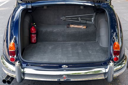 Jaguar MKII 3.8 29