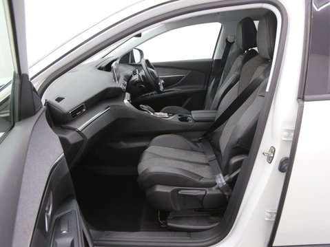 Peugeot 5008 1.2 PureTech Allure EAT Euro 6 (s/s) 5dr 23
