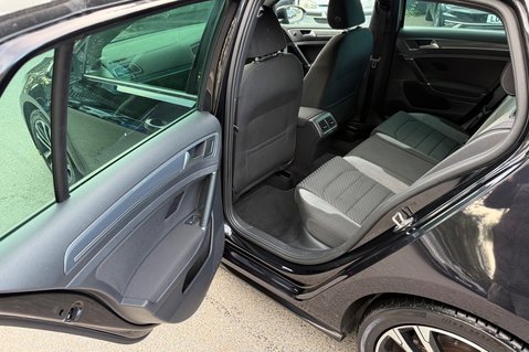 Volkswagen Golf R-LINE EDITION TSI EVO DSG 18