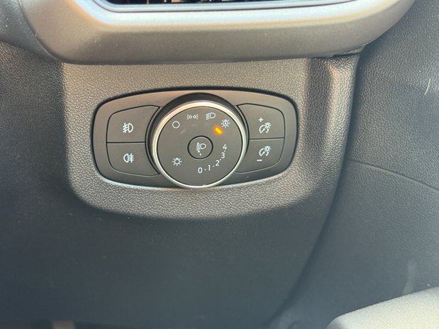 Ford Transit Courier SWB L1H1 Low Roof Limited Air Con Alloys Cruise Sensors EURO 6 22