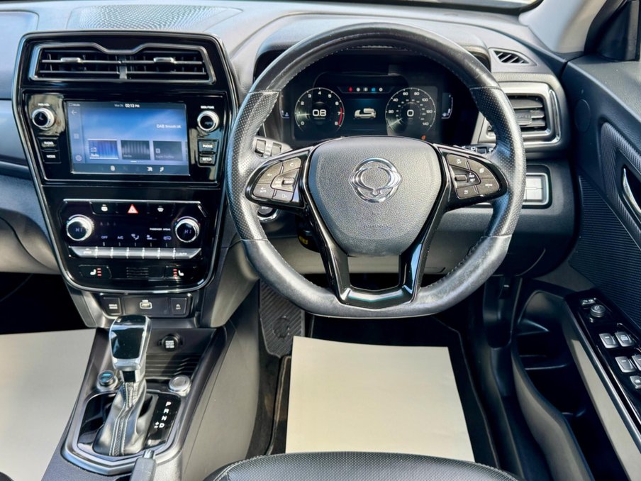 2021 SsangYong Tivoli — image 2