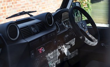 Land Rover Defender 90 Bowler Edition 15