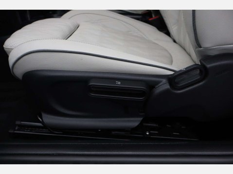 Mini Hatch 1.5 Cooper Exclusive Auto 3dr 29