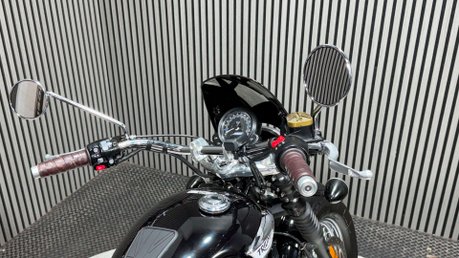 Triumph Speedmaster 2019 ONLY 24K LONG MOT PANNIERS SISSY BAR CRUISER ROADSTER 44