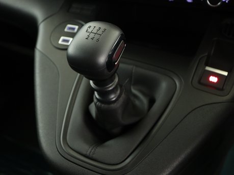 Peugeot Partner Long 1.5 BlueHDi 100 Professional Plus 19