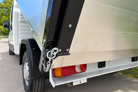 Peugeot Boxer 335 2.2 Hdi 130 ps Crew Cab Tipper - Air Con - Ex MOD 23