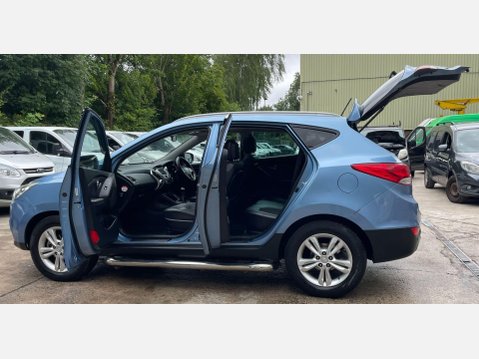 Hyundai ix35 1.7 CRDi Premium SUV 5dr Diesel Manual Euro 5 (s/s) (115 ps) 19
