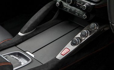 Ferrari GTC4 Lusso T 19