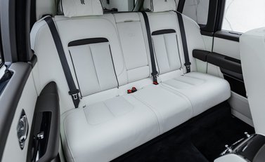 Rolls-Royce Cullinan Series II BLACK BADGE 16