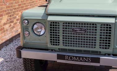 Land Rover Defender 90 Heritage Hard Top 18