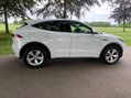 Jaguar E-Pace 2.0 Diesel R-DYNAMIC S 4