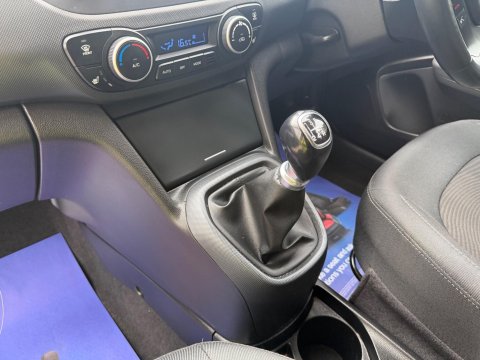 Hyundai i10 1.2 Premium SE Euro 6 5dr 10