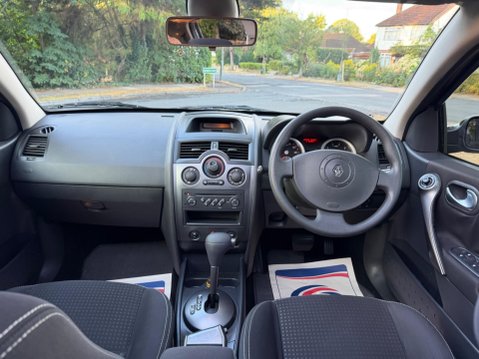 Renault Megane 1.6 VVT Oasis 5dr 73