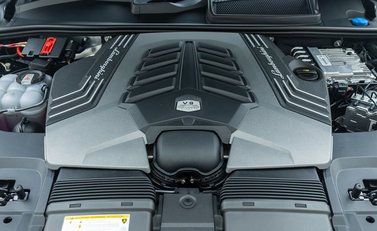 Lamborghini Urus PERFORMANTE 48