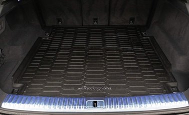 Lamborghini Urus V8 30