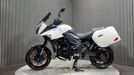 Triumph Tiger 2014 ONLY 12K ADVENTURE BIKE PANNIERS LONG MOT 1050CC 4
