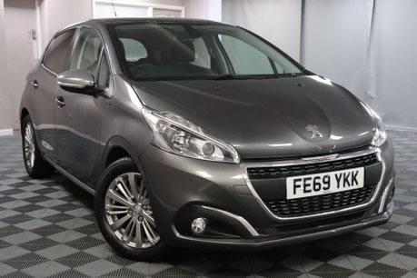 Peugeot 208 PURETECH S/S SIGNATURE 19