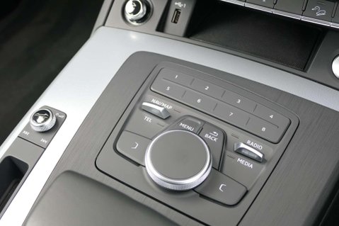 Audi Q5 TFSI QUATTRO SPORT 36