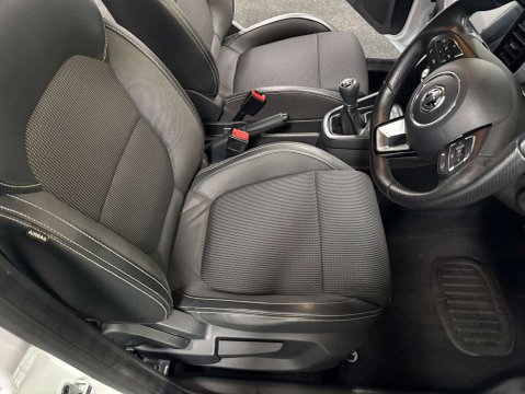 MG MG3 1.5 MG3 Exclusive Nav VTi-Tech 5dr 11