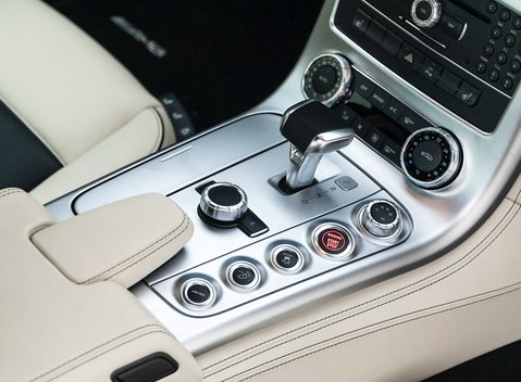 Mercedes-Benz SLS AMG 19