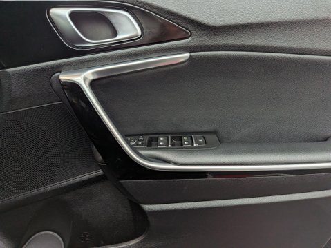 Kia Ceed 1.6 CRDi 3 DCT Euro 6 (s/s) 5dr 17
