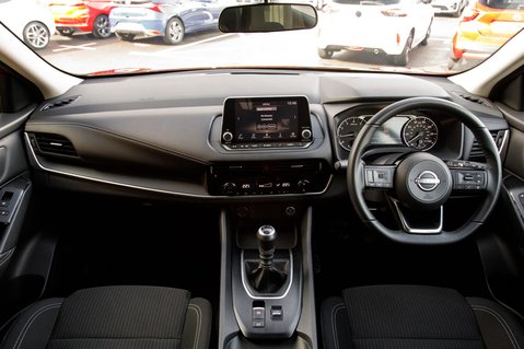 Nissan Qashqai DIG-T ACENTA PREMIUM MHEV 3