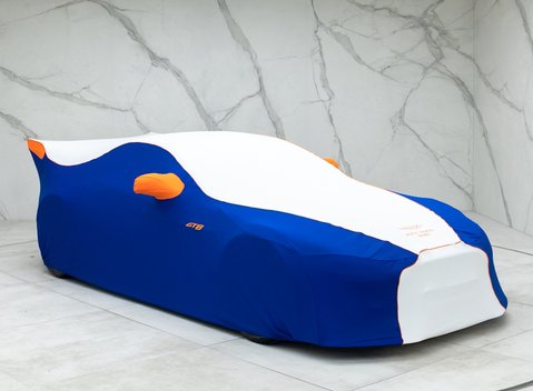 Aston Martin Vantage GT8 32