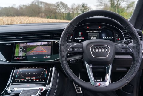 Audi SQ8 TFSI V8 Vorsprung 12