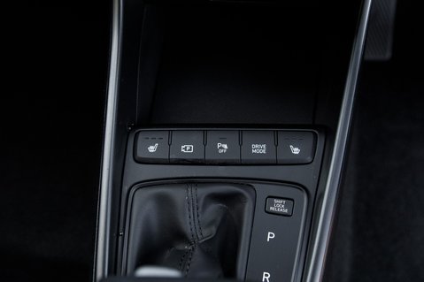 Hyundai i20 T-GDI PREMIUM MHEV 38