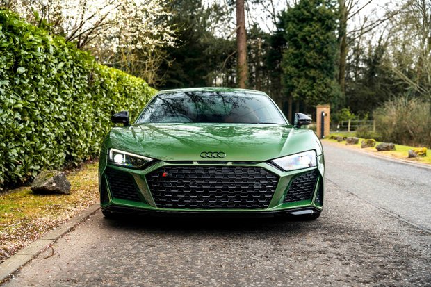 Audi R8 V10 PERFORMANCE EDITION. RWD. SONOMA GREEN. CARBON EXT. FULL PPF. B&O. 1