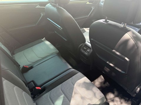 Volkswagen Tiguan 2.0 Tiguan R-Line TDI Semi-Auto 5dr 23