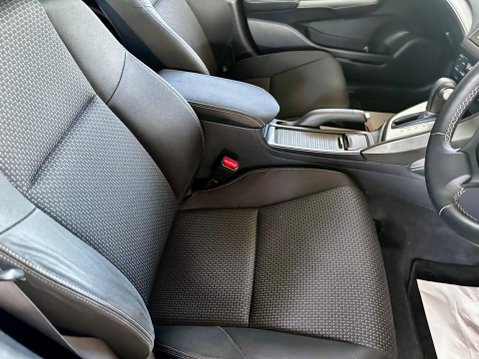 Honda Civic 1.8 i-VTEC SE Plus Tourer Auto Euro 6 5dr (Navi) 29