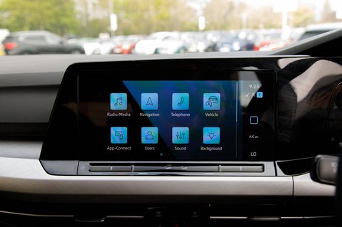 Volkswagen Golf LIFE TSI 21