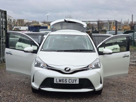 Toyota Yaris 1.33 Dual VVT-i Design Hatchback 5dr Petrol Multidrive S Euro 6 (99 ps) 7