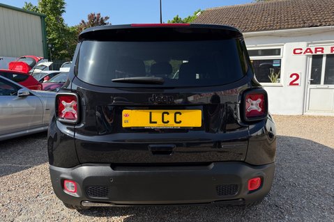 Jeep Renegade 1.0T NIGHT EAGLE STUNNING CAR! SAT NAV..CRUISE CONTROL..AIR CON.STUNNING 17